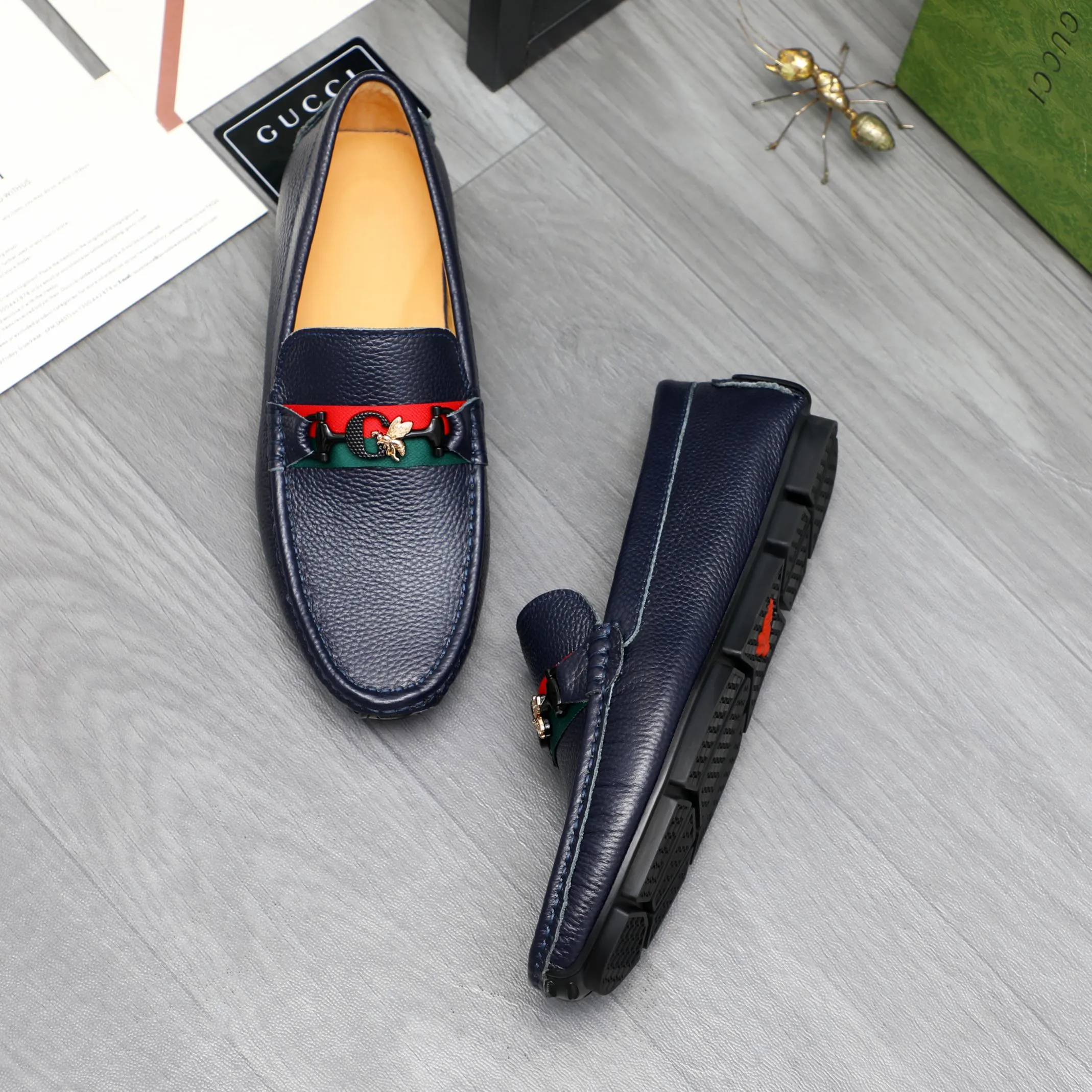 Men's shoes 💰360 Product trademark: GUCCI "Gucci" casual slip-on men's shoes Regular size: 38-45 Product materials: Selected pebbled cowhide upper, pigskin lining, rubber outsole